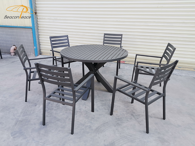 round outdoor dining set